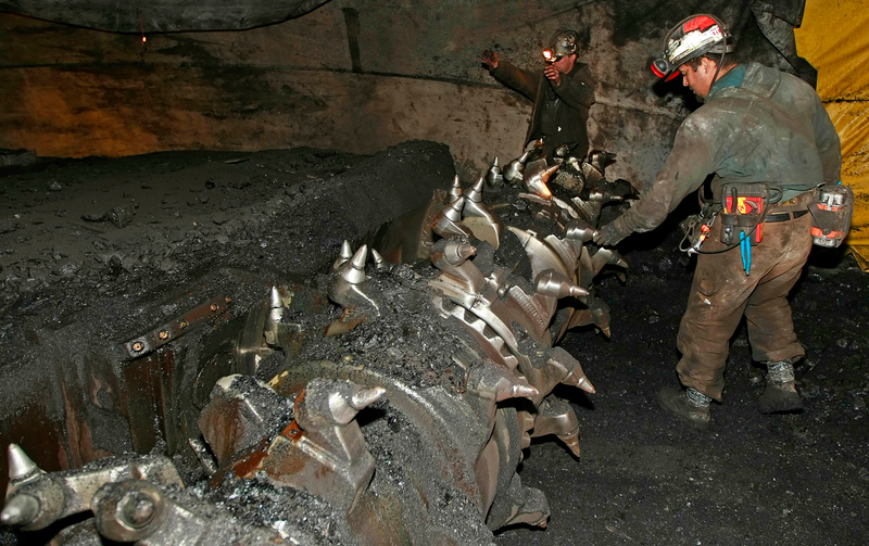 Illustration for article titled 24 Digging Machines That Created a World Beneath Our Feet
